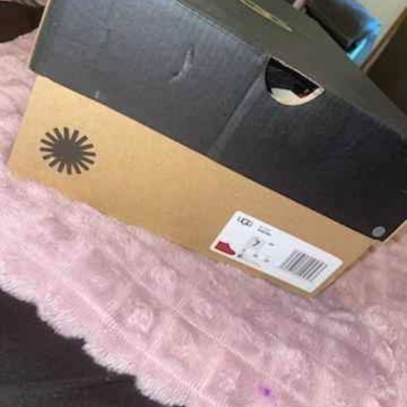 Mens UGG - Picture 2 of 4